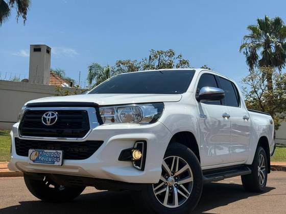TOYOTA HILUX 2.8 SRV 4X4 CD 16V DIESEL 4P AUTOMÁTICO